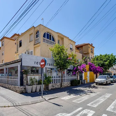 Santana -19 At With Pool, Garage And Lift Torrevieja